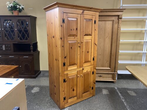 BUCKS COUNTY COLLECTION BY STEPHEN VON HOHEN Vintage Handmade Knotty Pine Armoire