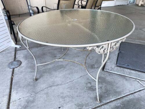 Outdoor Grapevine Scrollwork Umbrella Table w/ Textured Glass Top