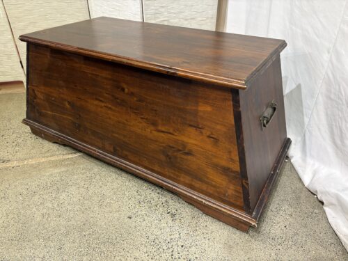 Vintage Solid Wood Trapezoid Shaped Blanket Storage Trunk