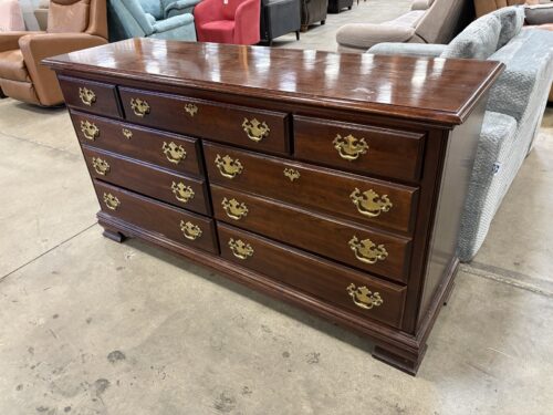 KINCAID Vintage Mahogany Finished 7 Drawer Dresser with Brass Pulls