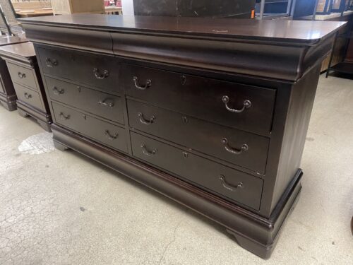 BASSETT Vintage Cherry Stained Traditional 8-Drawer Lowboy Dresser