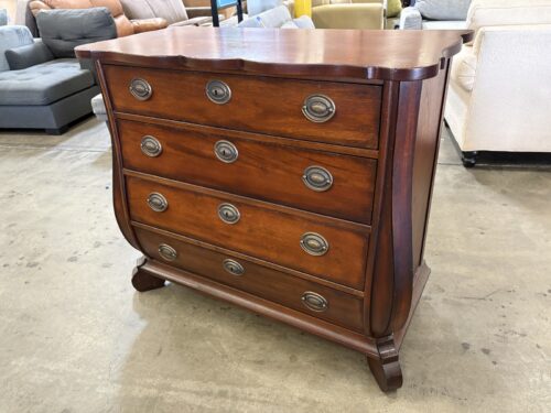 DREXEL HERITAGE Vintage Mahogany Finished 4 Drawer Bombe Chest with Scalloped Edge