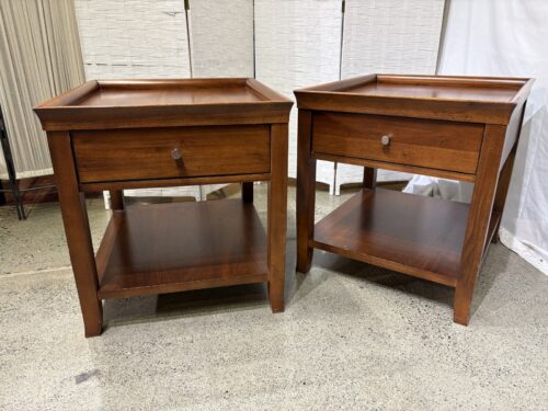 BROYHILL Wooden End Tables in a Warm Brown Finish (Set of 2)