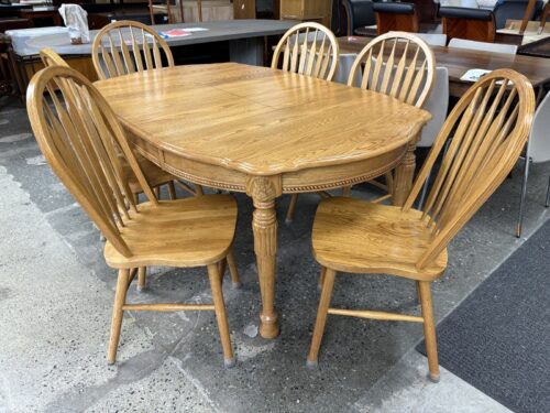 SHIN-LEE & A-AMERICA Vintage Oak American Farmhouse Extension Table w/ Hidden Leaf & 6 Windsor Chairs