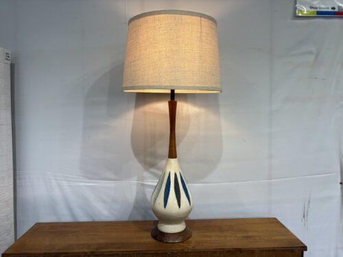 QUARTITE CREATIVE CORP Vintage Mid-Century Modern Atomic-Style Chalkware Table Lamp Circa 1968