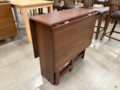 Dark Finished Wooden Collapsible Gate Leg Dining Table