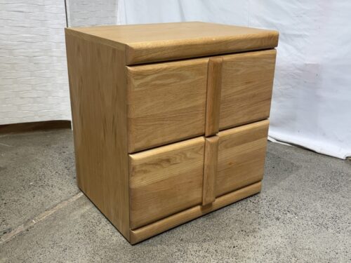 Vintage Nautral Oak 2-Drawer Nightstand