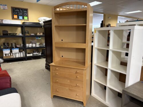 STANLEY Young America Maple Dresser w/ Hutch