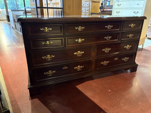 BASSETT Eden House Cherry 10-Drawer Dresser