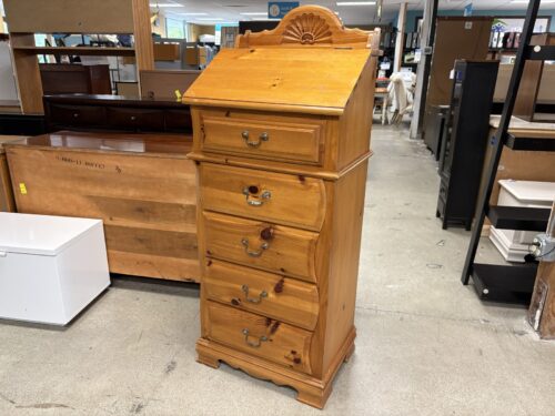 DIXIE Knotty Pine 5-Drawer Dresser w/ Built in Mirror