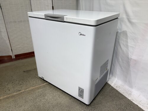 MIDEA Garage Ready Chest Freezer Convertible to Refrigerator Model # MRC07M5AWW