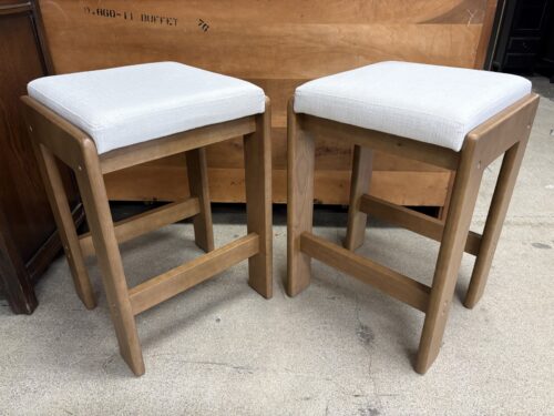 Modern Farmhouse White Cushioned Backless Wooden Counter Stools (Set of 2)