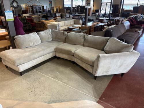 LA-Z-BOY Tribeca Sectional with Left Side Chaise