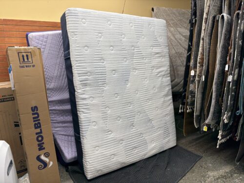 NOVAFORM Comfortgrade 14" Gel Memory Foam Queen Mattress