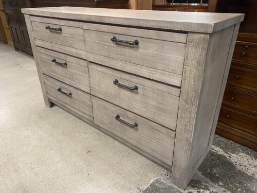 HOOKER FURNITURE Warm Grey Rustic 6-Drawer Dresser