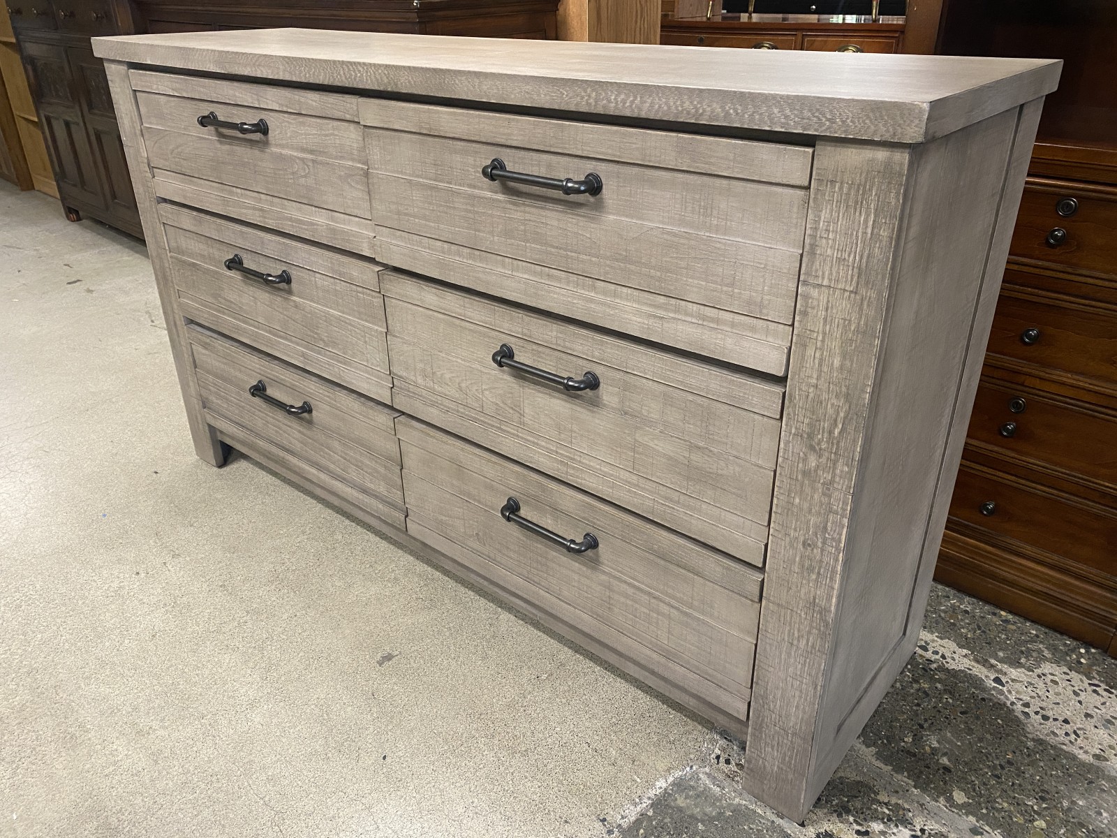HOOKER FURNITURE Warm Grey Rustic 6-Drawer Dresser