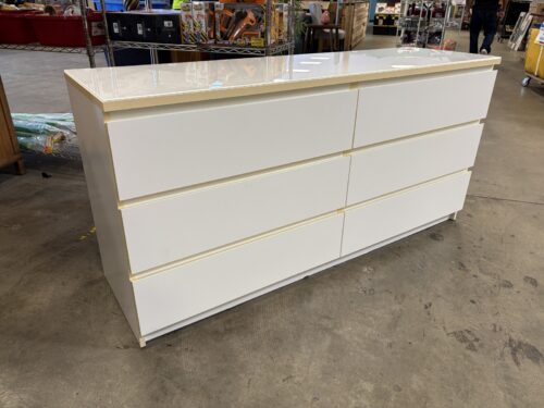 IKEA Malm 6 Drawer Dresser in White with Glass Top Protector
