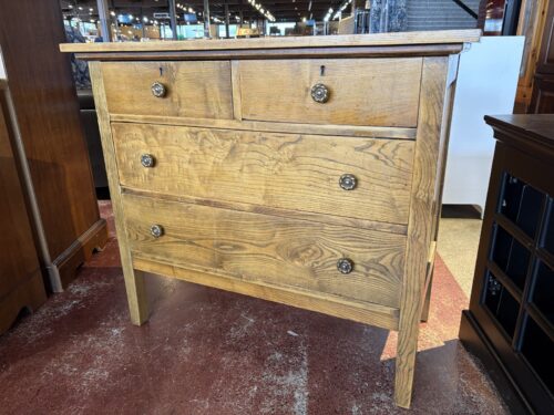 Vintage Oak Chest of Drawers with Keyhole Escutcheon