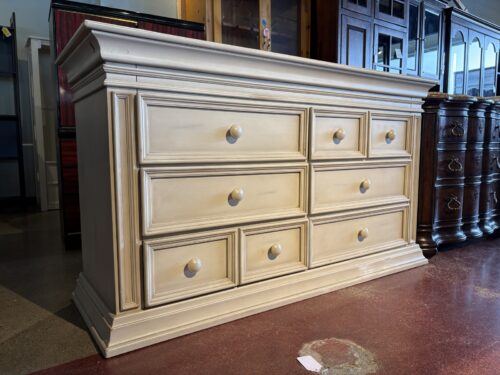 BABY CACHE Vienna 6 Drawer Dresser in Antique White