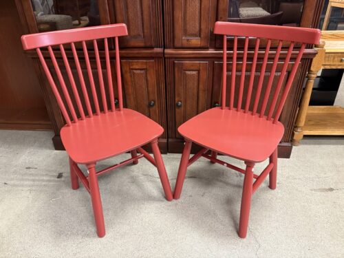 STYLEWELL Chili Red Windsor Solid Wood Dining Chairs (Set of 2) (Bellevue)