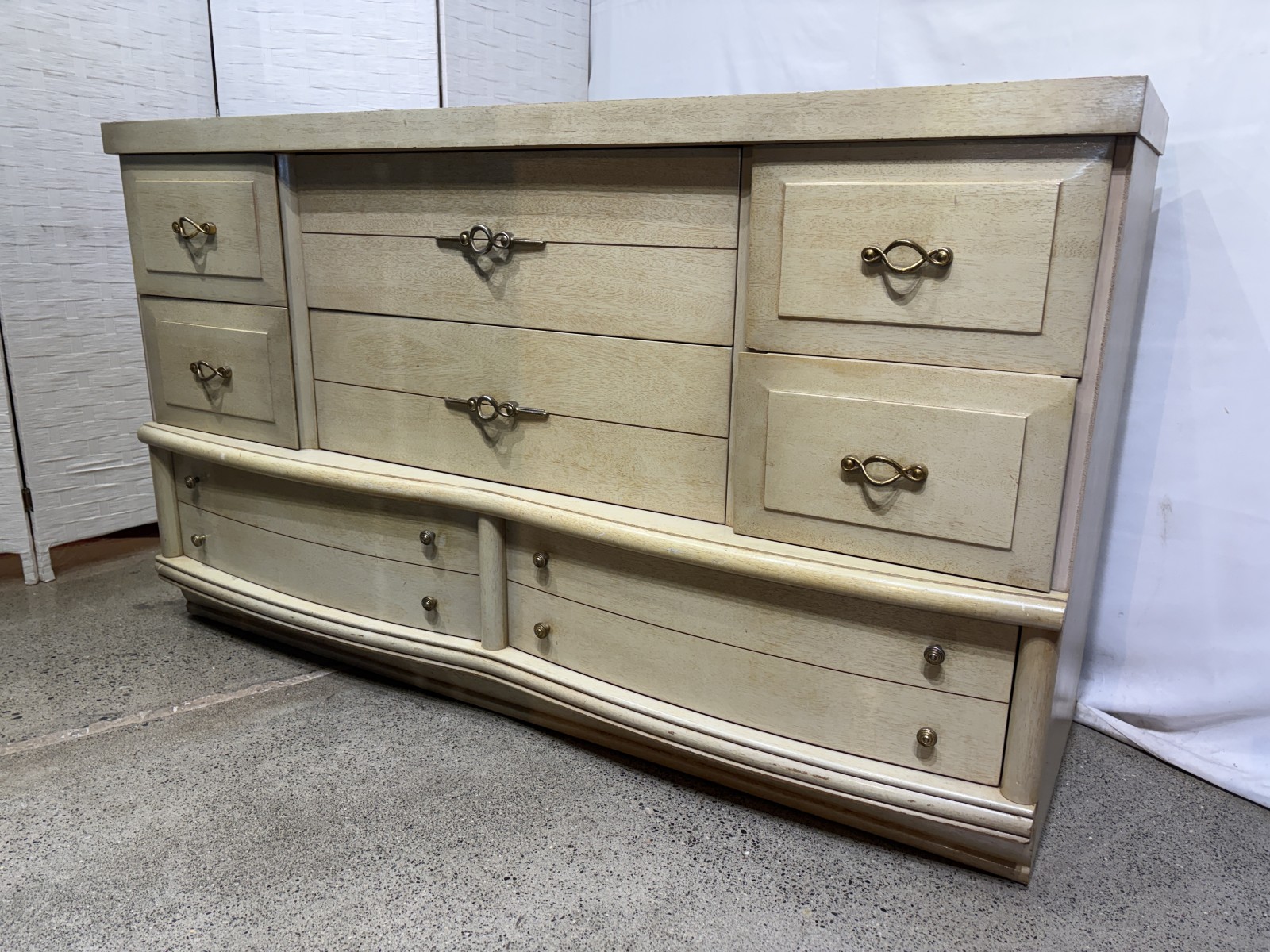 HARMONY HOUSE Vintage Blonde Wood 8 Drawer Dresser
