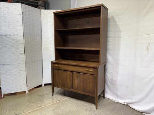 BROYHILL Vintage Mid-Century Modern Saga Premiere Walnut Hutch