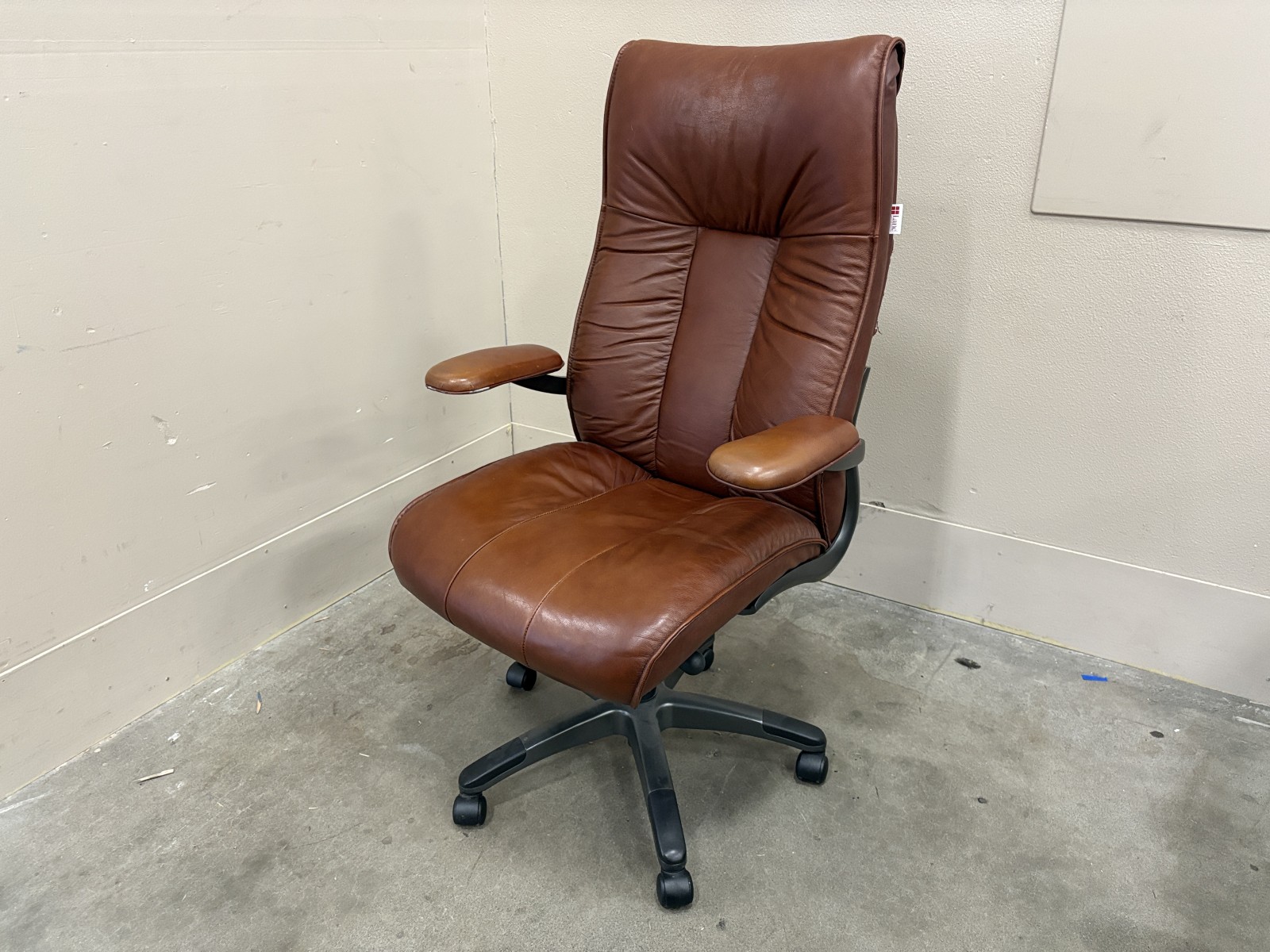 LANE Brown Leather Upholstered Pneumatic Office Chair