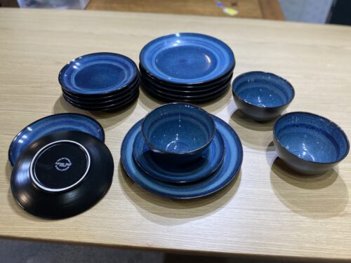 ONEIDA Adriatic Blue 17Pc. Stoneware Dish Set