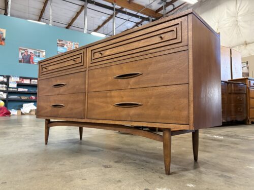 BROYHILL PREMIER Vintage Mid-Century Modern Sculptra 6 Drawer Dresser with Cat's Eye Finger Pulls