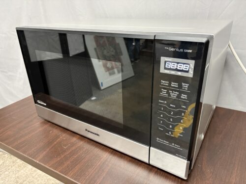 PANASONIC 1.2 cu ft 1200W Countertop Inverter Microwave Model # NN-SN67HS