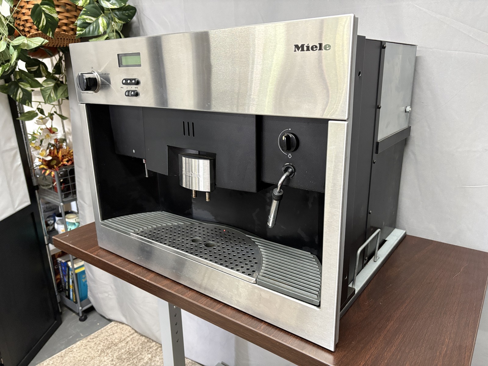 MIELE CVA 610 Integrated Whole Bean Espresso Machine