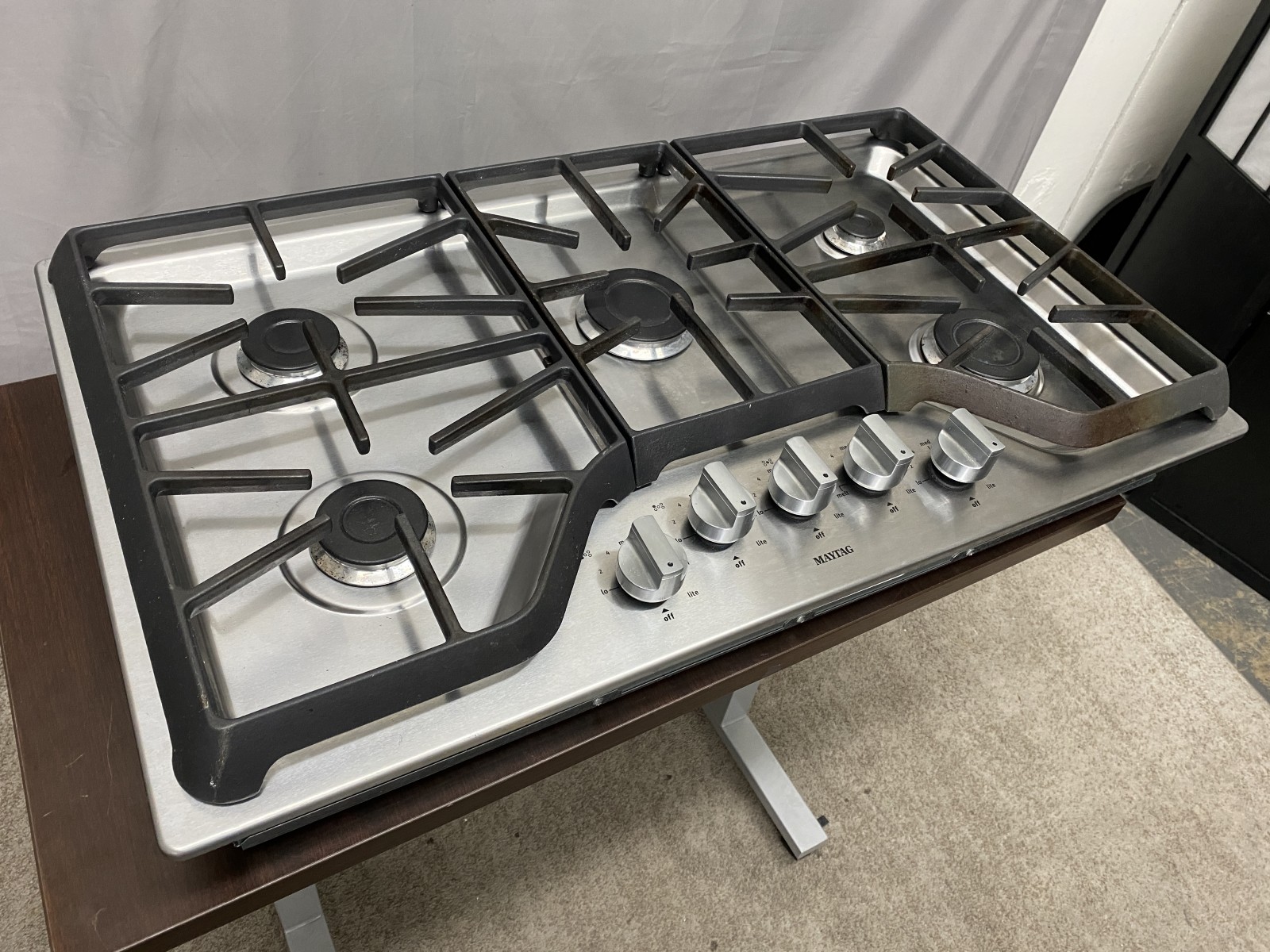 MAYTAG 36″ 5-Burner Stainless Steel Gas Cooktop Model # W11120469A