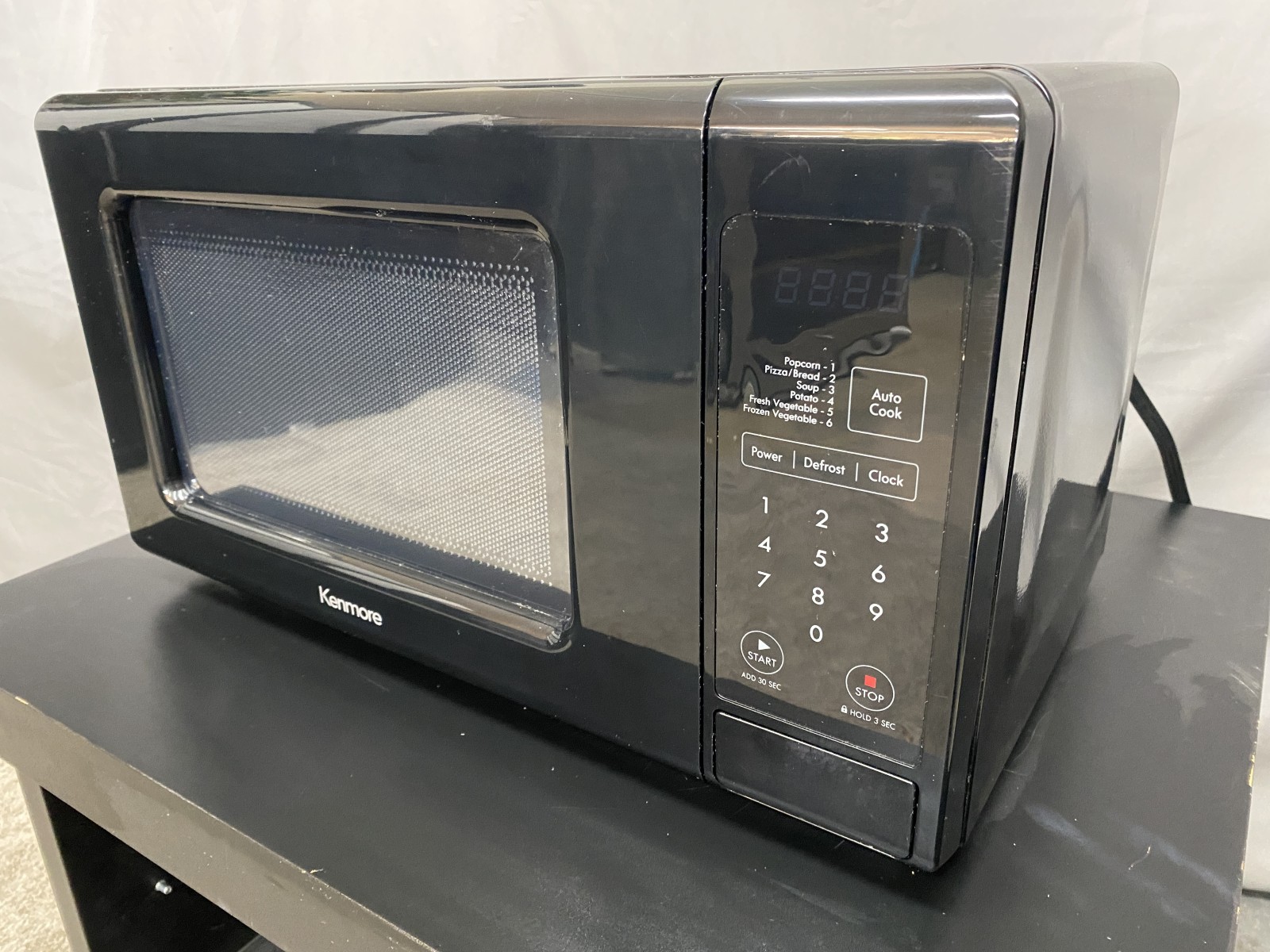 KENMORE Small Countertop Microwave Model # 111.7071981