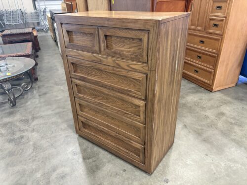 THOMASVILLE Vintage Oak Tallboy 5 Drawer Dresser with Recessed Finger Pulls
