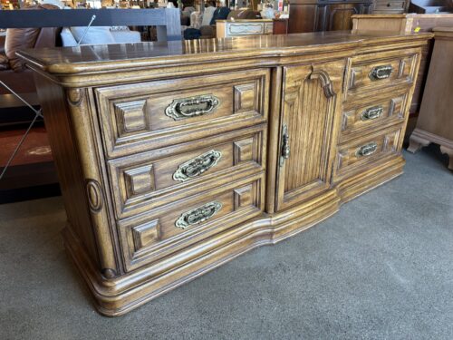 THOMASVILLE Vintage Spanish Mediterranean Oak 9-Drawer Dresser