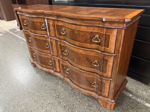 LANE Vintage National Geographic Collection Flame Mahogany Triple-Serpentine 6-Drawer Dresser