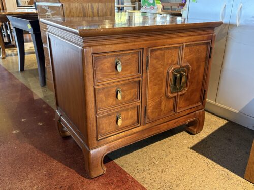 THOMASVILLE Mystique Chinoiserie Chairside Cabinet Circa 1970s