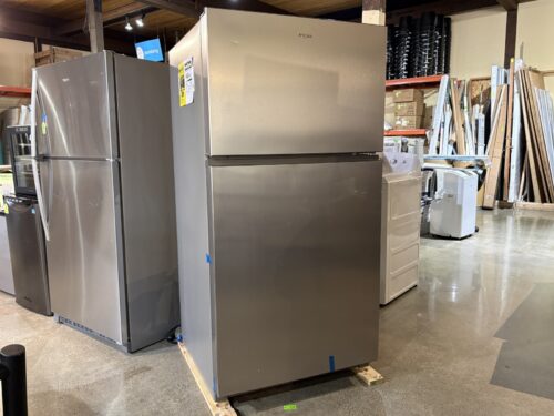NEW! WHIRLPOOL 33" Wide Refrigerator - Fingerprint Resistant Stainless Finish Model # WRTX3021TZ00
