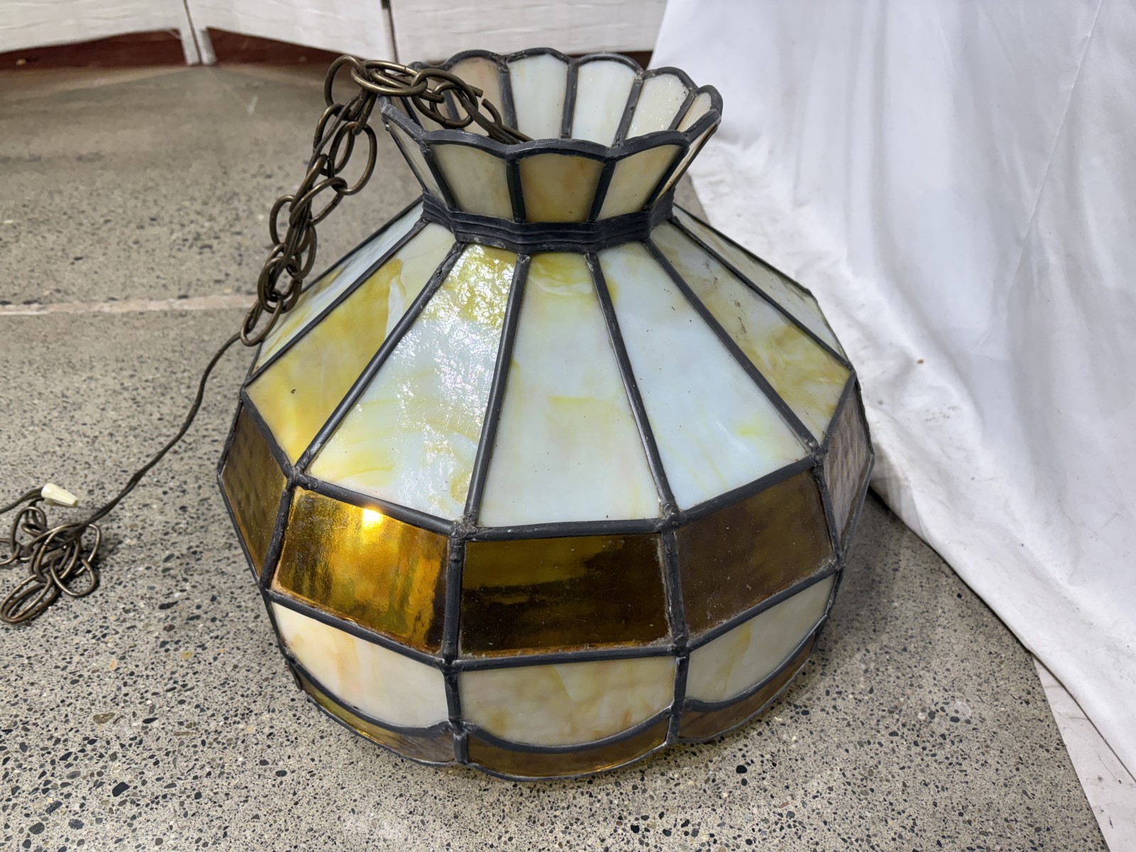 Vintage Tiffany-Style Glass Hanging Pendant Lamp