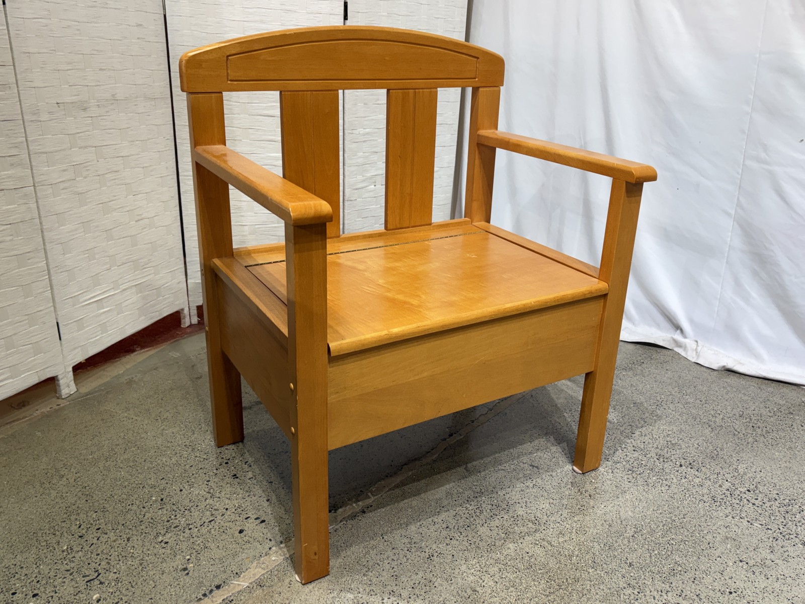 Sturdy Warm Blonde Solid Wood Bench Seat w/ Storage