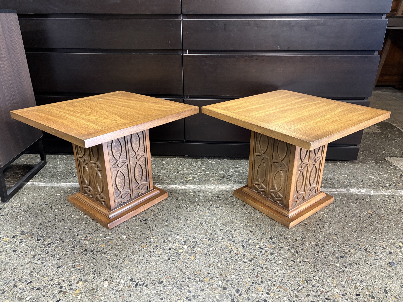 LANE Vintage Mediterranean Revival Carved Wood Pedestal End Table (Set of 2)